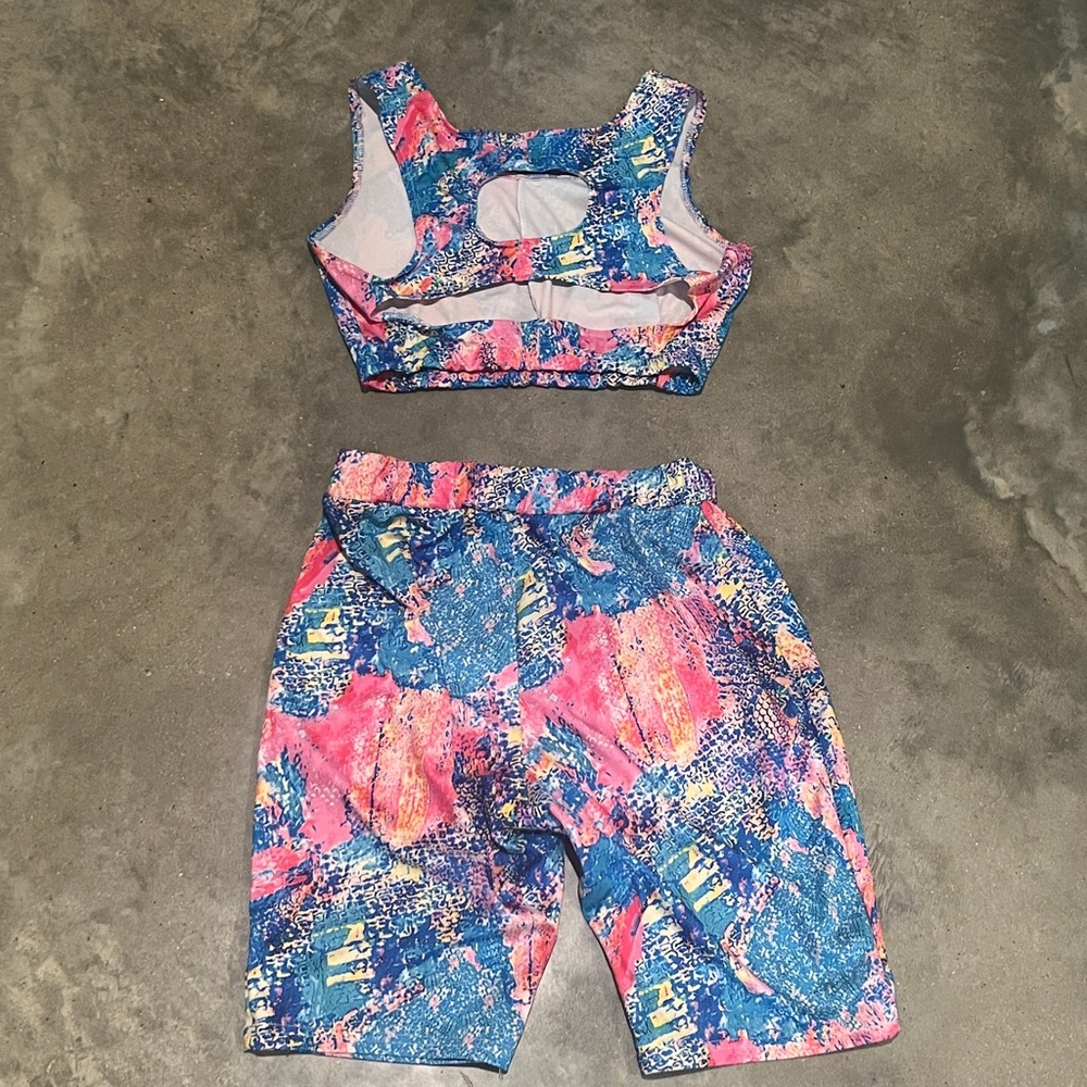 Colorful Abstract Print Activewear Set - Picture 3 of 5
